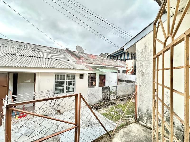 1-storey Terraced House for Sale in Bandar Kinrara Seksyen 1 (Bandar Kinrara) - Thoriq Suparman - Exterior - PropertyGuru.com.my