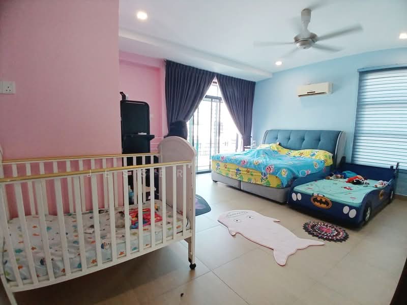 Double Storey Cluster at Taman Pulai Hijauan untuk Untuk Dijual - RM 868,000, Apr 2026 - Bedroom - PropertyGuru.com.my