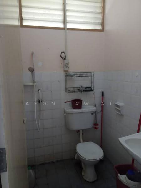 Semi-Detached House for Sale in Sungai Ara (Penang) - Aeon Law Ai - Bathroom - PropertyGuru.com.my