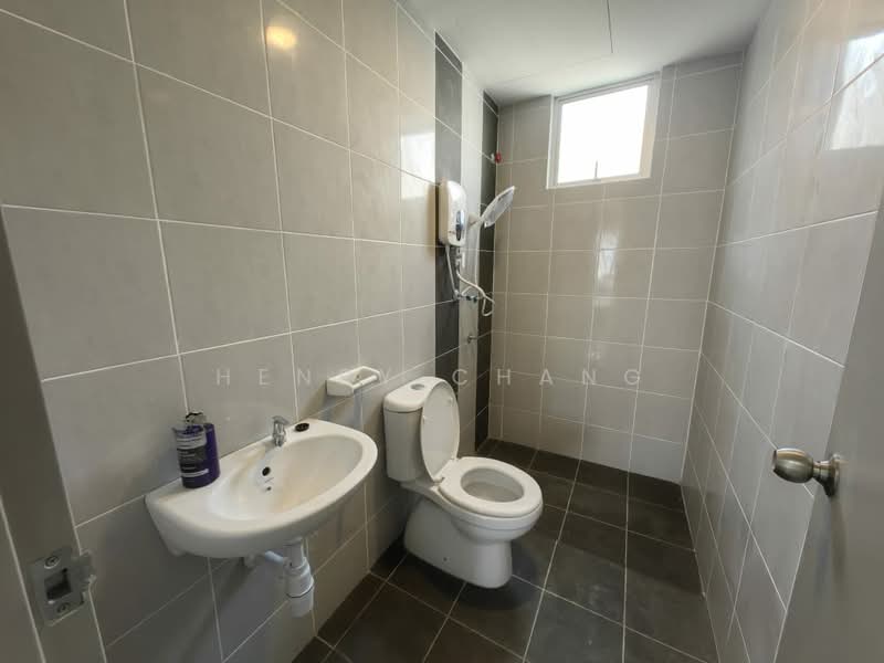 Apartment for Rent at Idaman Melur @ Cybersouth - Henry Chang - Bathroom - PropertyGuru.com.my