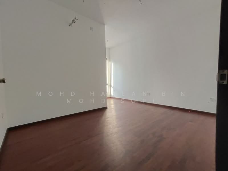 For Rent - The Eighth, Elmina Green