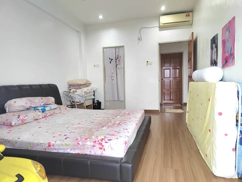 For Sale - Leader Garden