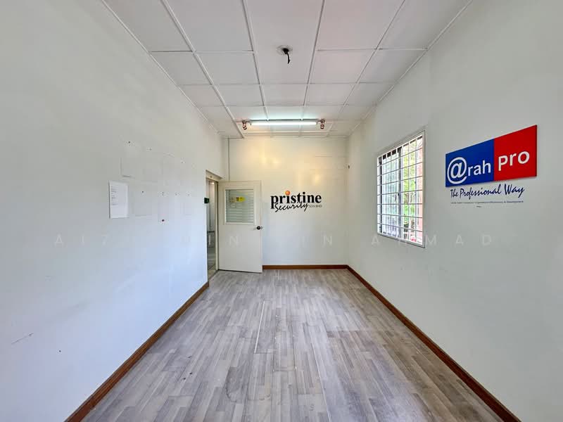 Shop / Office for Rent in SS19 (Subang Jaya) - Aizuddin bin Ahmad - Interior - PropertyGuru.com.my