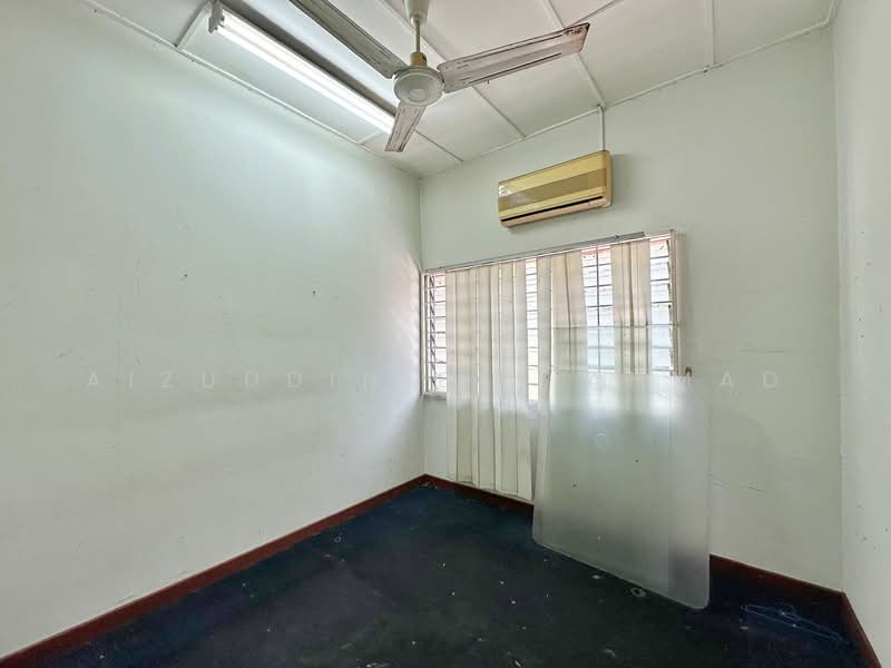 Shop / Office for Rent in SS19 (Subang Jaya) - Aizuddin bin Ahmad - Interior - PropertyGuru.com.my