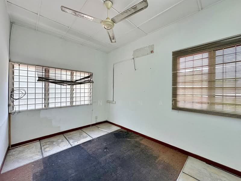 Shop / Office for Rent in SS19 (Subang Jaya) - Aizuddin bin Ahmad - Interior - PropertyGuru.com.my