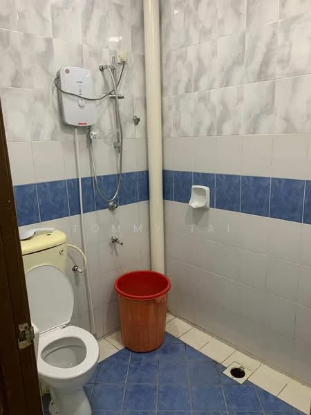 1-storey Terraced House for Rent in Taman Mount Austin (Tebrau) - Tommy Tai - Bathroom - PropertyGuru.com.my