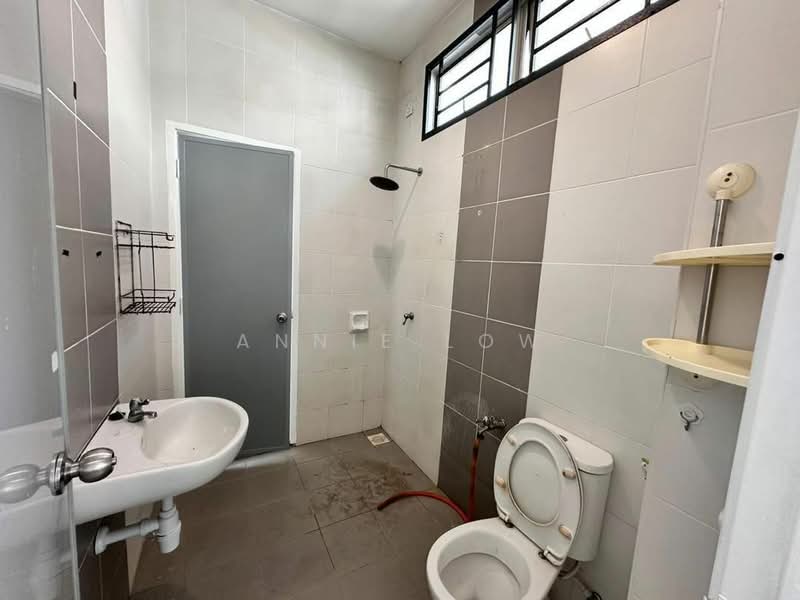 2-storey Terraced House for Sale in Iskandar Puteri (Nusajaya) (Johor) - Annie Low - Bathroom - PropertyGuru.com.my