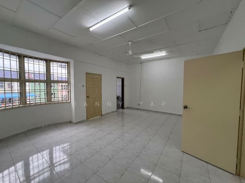 Taman Pulai Utama untuk Untuk Dijual - RM 508,000, Apr 2026 - Living Room - PropertyGuru.com.my