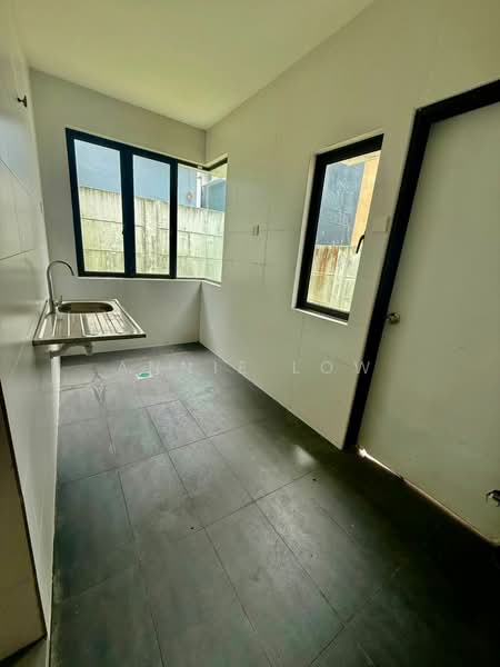 Semi-Detached House for Sale in Johor Bahru (Johor) - Annie Low - Kitchen - PropertyGuru.com.my