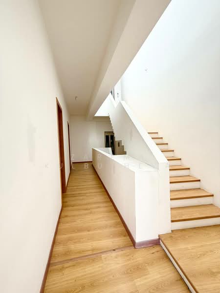 4-storey Terraced House for Sale in Damansara Perdana (Selangor) - Zarema Kulbuzheva - Corridor - PropertyGuru.com.my