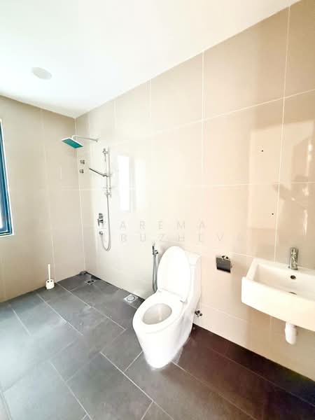 4-storey Terraced House for Sale in Damansara Perdana (Selangor) - Zarema Kulbuzheva - Bathroom - PropertyGuru.com.my