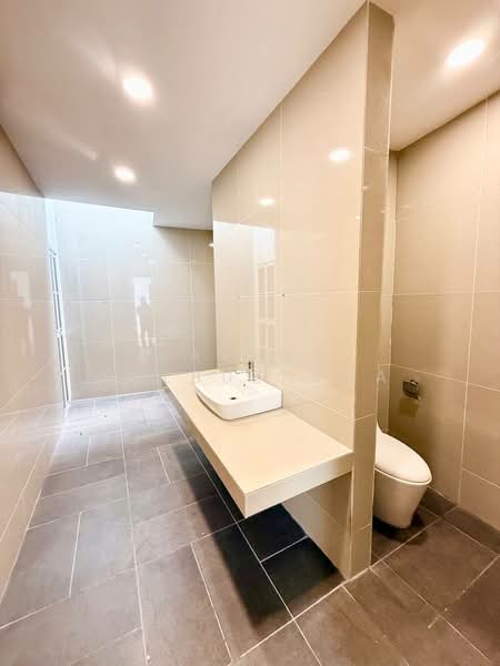 4-storey Terraced House for Sale in Damansara Perdana (Selangor) - Zarema Kulbuzheva - Bathroom - PropertyGuru.com.my