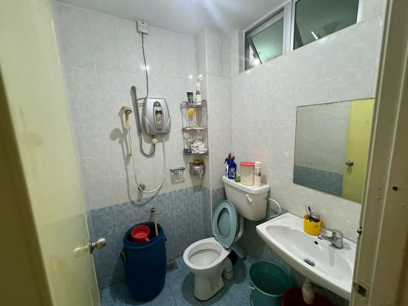 Taman Bukit Senang untuk Untuk Dijual - RM 650,000, Apr 2026 - Bathroom - PropertyGuru.com.my
