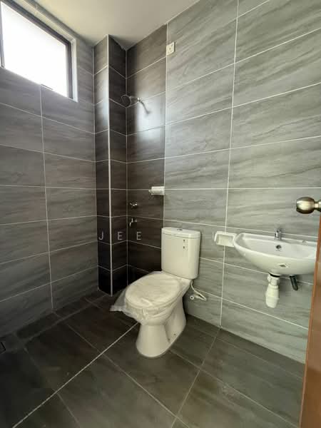 2-storey Terraced House for Sale in Taman Bestari Indah (Ulu Tiram) - Jee Hui - Bathroom - PropertyGuru.com.my
