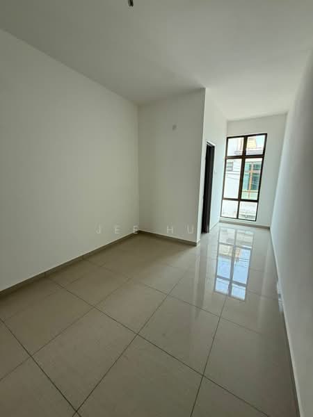 2-storey Terraced House for Sale in Taman Bestari Indah (Ulu Tiram) - Jee Hui - Interior - PropertyGuru.com.my