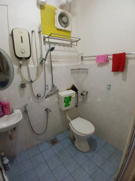 Apartment for Rent at Villa Krystal Apartment - Ethan How - Bathroom - PropertyGuru.com.my
