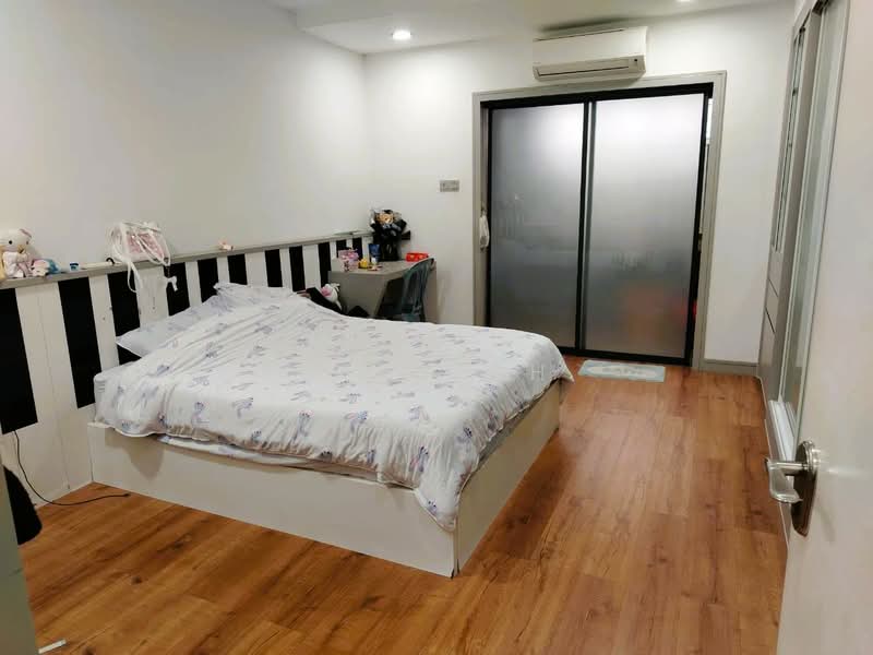 2.5-storey Terraced House for Sale in TAMAN PUCHONG UTAMA (Puchong) - Lok Teh - Bedroom - PropertyGuru.com.my