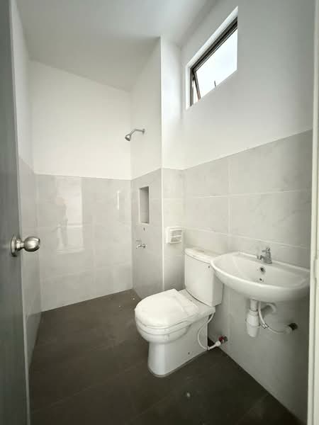 2-storey Terraced House for Sale in Mutiara Rini (Skudai) - Ee Fong Toh - Bathroom - PropertyGuru.com.my