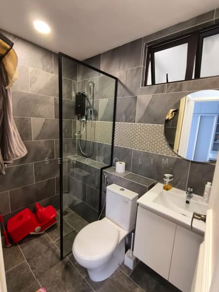 Kondominium untuk Dijual di Forest Hill - Sengko Lim - Bathroom - PropertyGuru.com.my