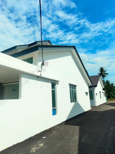 1-storey Terraced House for Rent in Taman Perepat Indah (Kapar) - Norfaizah Ahmad - Exterior - PropertyGuru.com.my