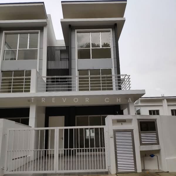 3-storey Terraced House for Sale in Seri Kembangan (Selangor) - Trevor Chai - Exterior - PropertyGuru.com.my