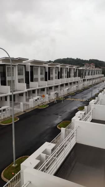 3-storey Terraced House for Sale in Seri Kembangan (Selangor) - Trevor Chai - Exterior - PropertyGuru.com.my