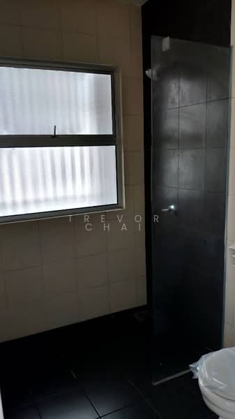 3-storey Terraced House for Sale in Seri Kembangan (Selangor) - Trevor Chai - Bathroom - PropertyGuru.com.my