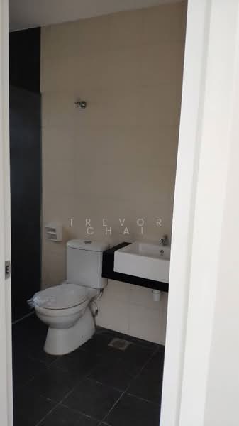 3-storey Terraced House for Sale in Seri Kembangan (Selangor) - Trevor Chai - Bathroom - PropertyGuru.com.my