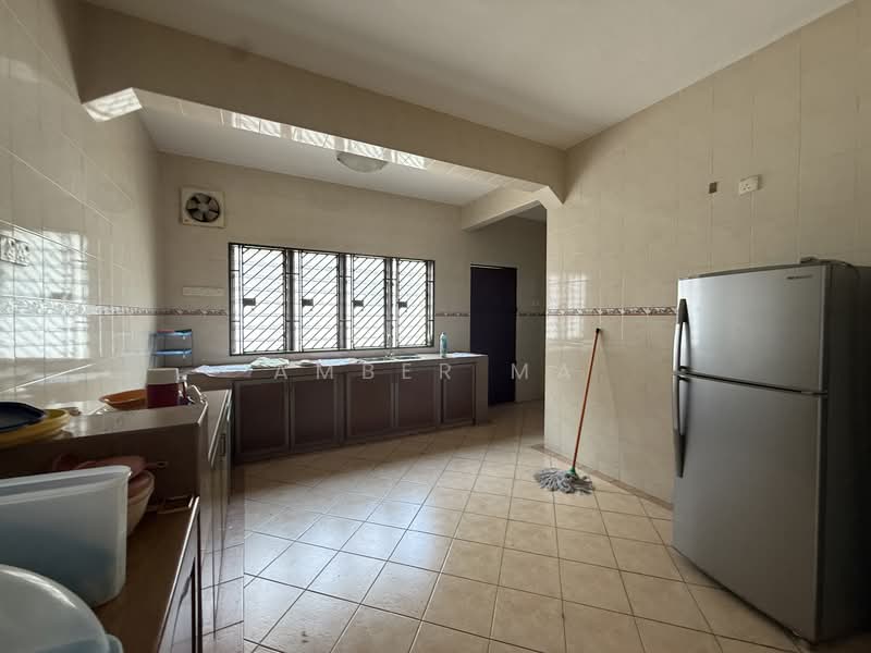 2-storey Terraced House for Sale in Taman Ungku Tun Aminah (Skudai) - Amber Ma - Kitchen - PropertyGuru.com.my