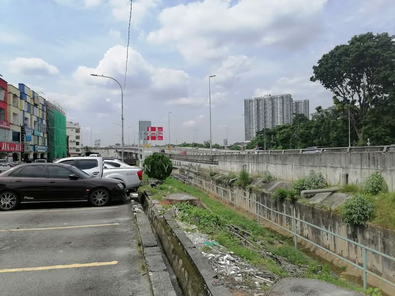 Shop for Rent in Bandar Puchong Utama (Puchong) - Tony Leong - Exterior - PropertyGuru.com.my