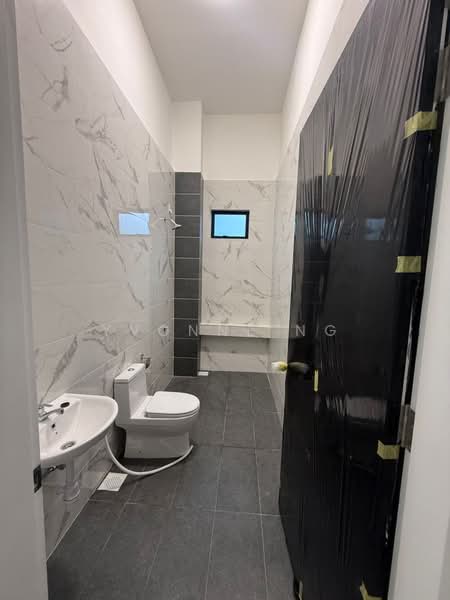 Semi-Detached House for Rent in Kulai (Johor) - Yvonne Ng - Bathroom - PropertyGuru.com.my