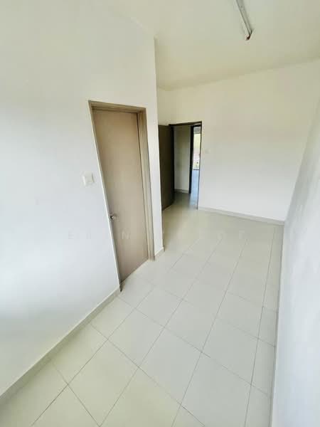 Rumah Teres untuk Disewa di Aman Putri (Sungai Buloh) - Erin Yusof - Corridor - PropertyGuru.com.my