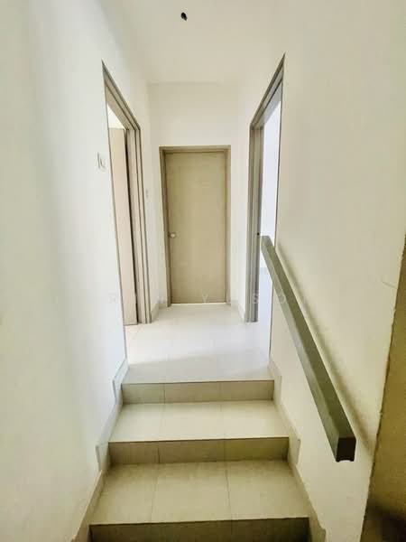 Rumah Teres untuk Disewa di Aman Putri (Sungai Buloh) - Erin Yusof - Corridor - PropertyGuru.com.my