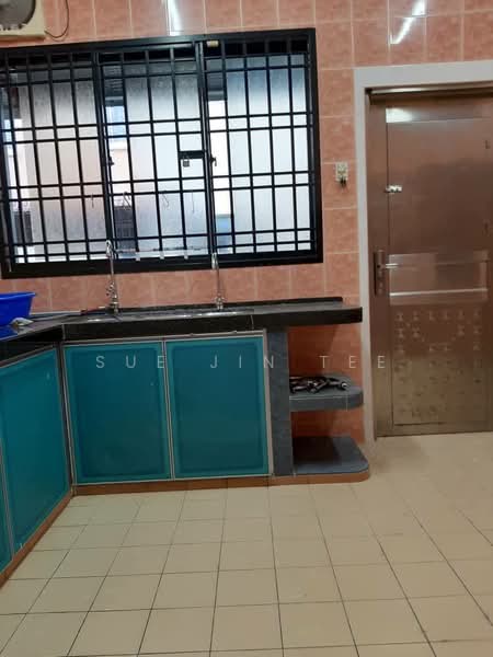 Rumah Teres 2-Tingkat untuk Dijual di Taman Setia Indah (Tebrau) - Sue Jin Tee - Kitchen - PropertyGuru.com.my