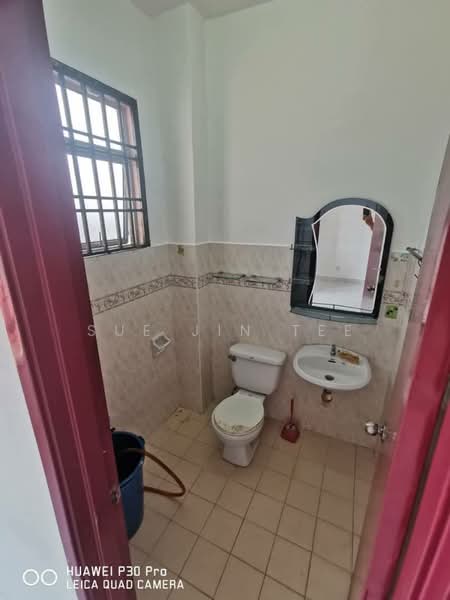 Rumah Teres 2-Tingkat untuk Dijual di Taman Setia Indah (Tebrau) - Sue Jin Tee - Bathroom - PropertyGuru.com.my