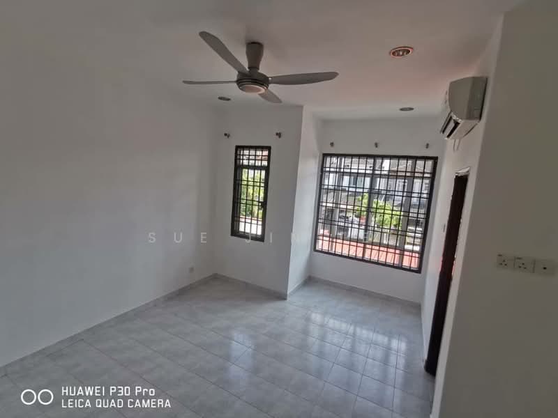 Rumah Teres 2-Tingkat untuk Dijual di Taman Setia Indah (Tebrau) - Sue Jin Tee - Living Room - PropertyGuru.com.my