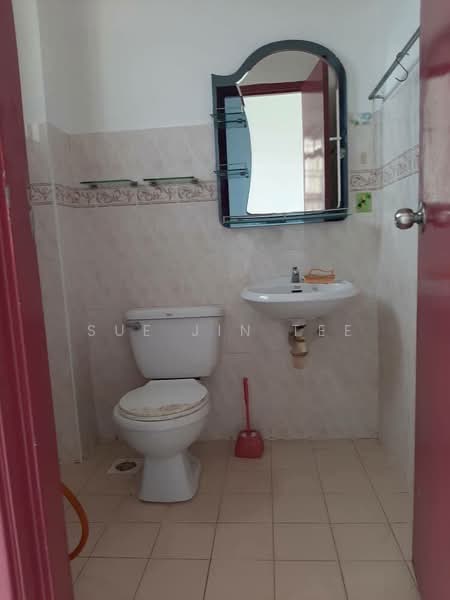 Rumah Teres 2-Tingkat untuk Dijual di Taman Setia Indah (Tebrau) - Sue Jin Tee - Bathroom - PropertyGuru.com.my