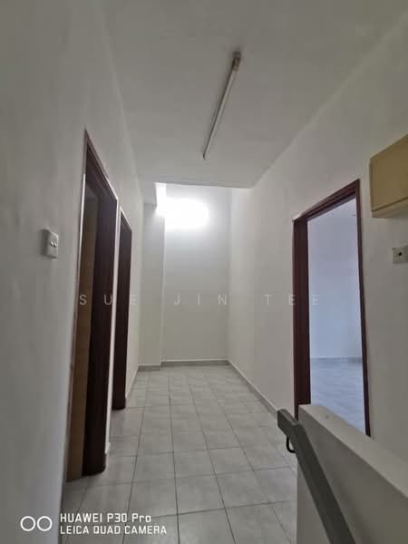 Rumah Teres 2-Tingkat untuk Dijual di Taman Setia Indah (Tebrau) - Sue Jin Tee - Corridor - PropertyGuru.com.my
