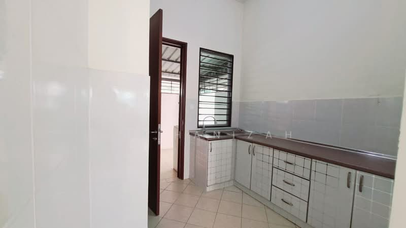 2-storey Terraced House for Sale in Kuala Selangor (Selangor) - Nur Hanizah - Kitchen - PropertyGuru.com.my