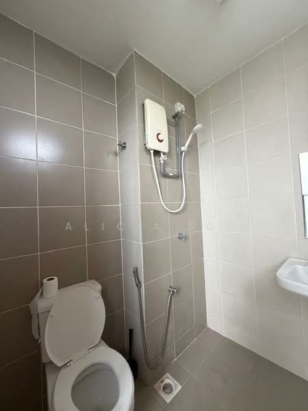 Service Residence for Sale at Suria Putra - Alicia Soo - Bathroom - PropertyGuru.com.my