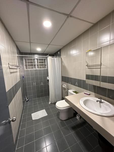 Service Residence for Sale at Koi Kinrara - Hao Pua - Bathroom - PropertyGuru.com.my