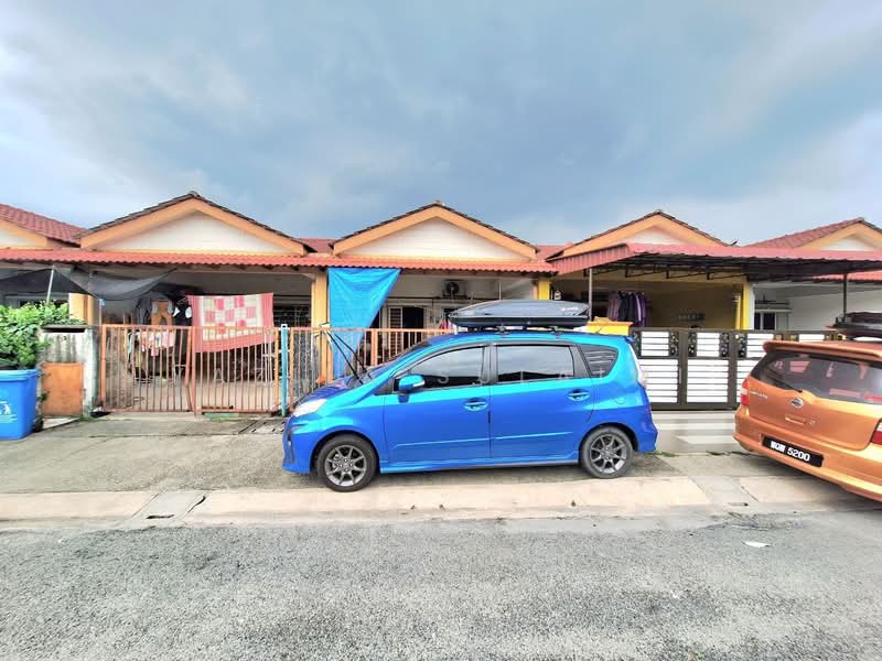 1-storey Terraced House for Sale in Kampung Jalan Kebun (Shah Alam) - Yazila Sulaimi - Exterior - PropertyGuru.com.my