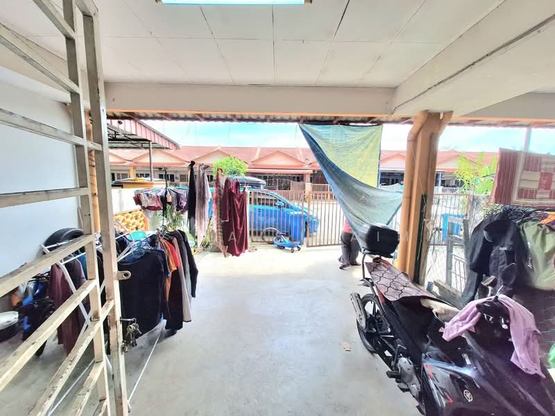 1-storey Terraced House for Sale in Kampung Jalan Kebun (Shah Alam) - Yazila Sulaimi - Exterior - PropertyGuru.com.my