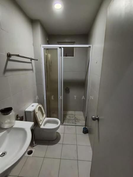 Service Residence for Rent at Meridin Bayvue Serviced Apartment - ALEX TAN - Bathroom - PropertyGuru.com.my