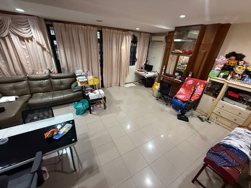 2-storey Terraced House for Sale in Johor Bahru (Johor) - Darren See - Living Room - PropertyGuru.com.my