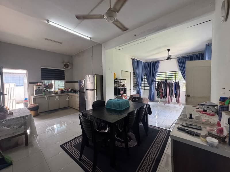 1-storey Terraced House for Sale in Kampung Lombong (Shah Alam) - Yazila Sulaimi - Kitchen - PropertyGuru.com.my
