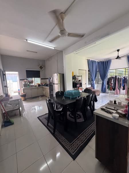 1-storey Terraced House for Sale in Kampung Lombong (Shah Alam) - Yazila Sulaimi - Kitchen - PropertyGuru.com.my