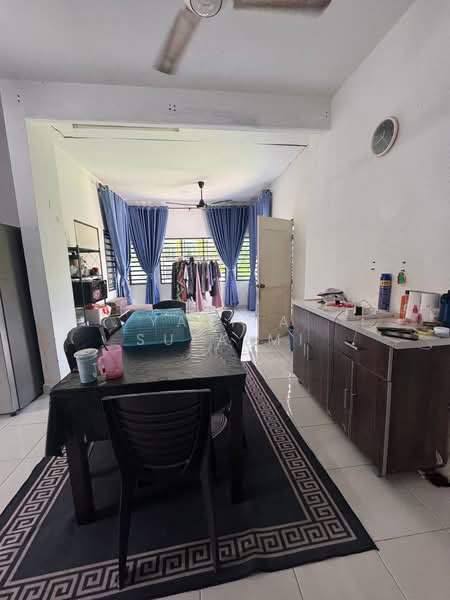 1-storey Terraced House for Sale in Kampung Lombong (Shah Alam) - Yazila Sulaimi - Dining Room - PropertyGuru.com.my