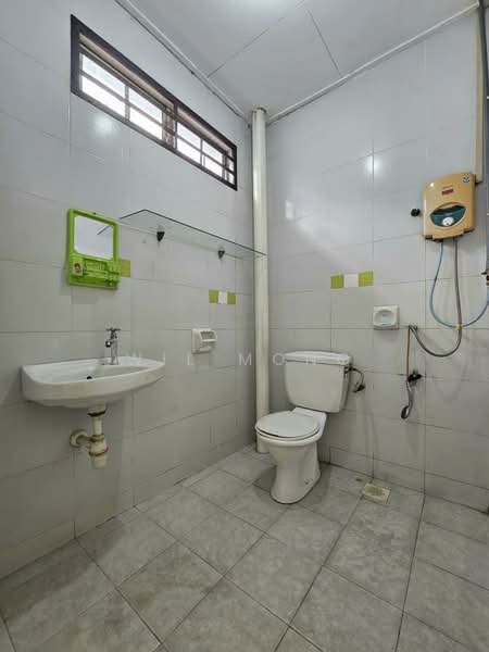 2-storey Terraced House for Sale in Taman Desa Tebrau (Tebrau) - Wil Mong - Bathroom - PropertyGuru.com.my