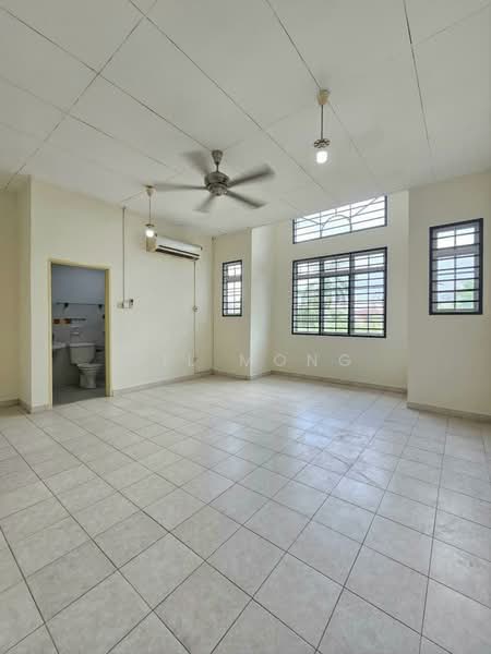 2-storey Terraced House for Sale in Taman Desa Tebrau (Tebrau) - Wil Mong - Living Room - PropertyGuru.com.my